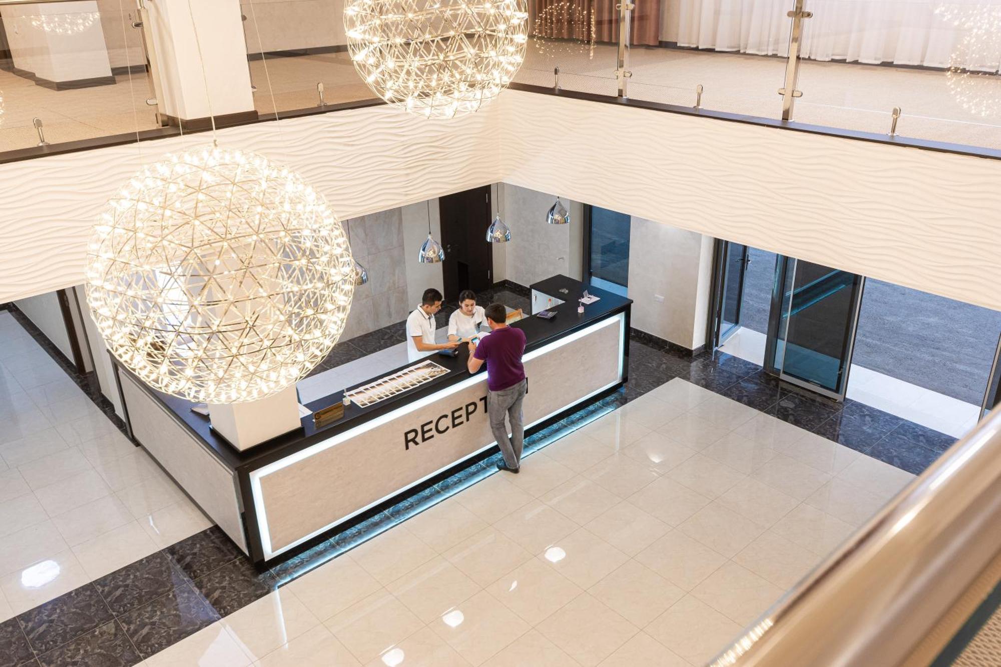 Grand Fergana Hotel Exteriör bild
