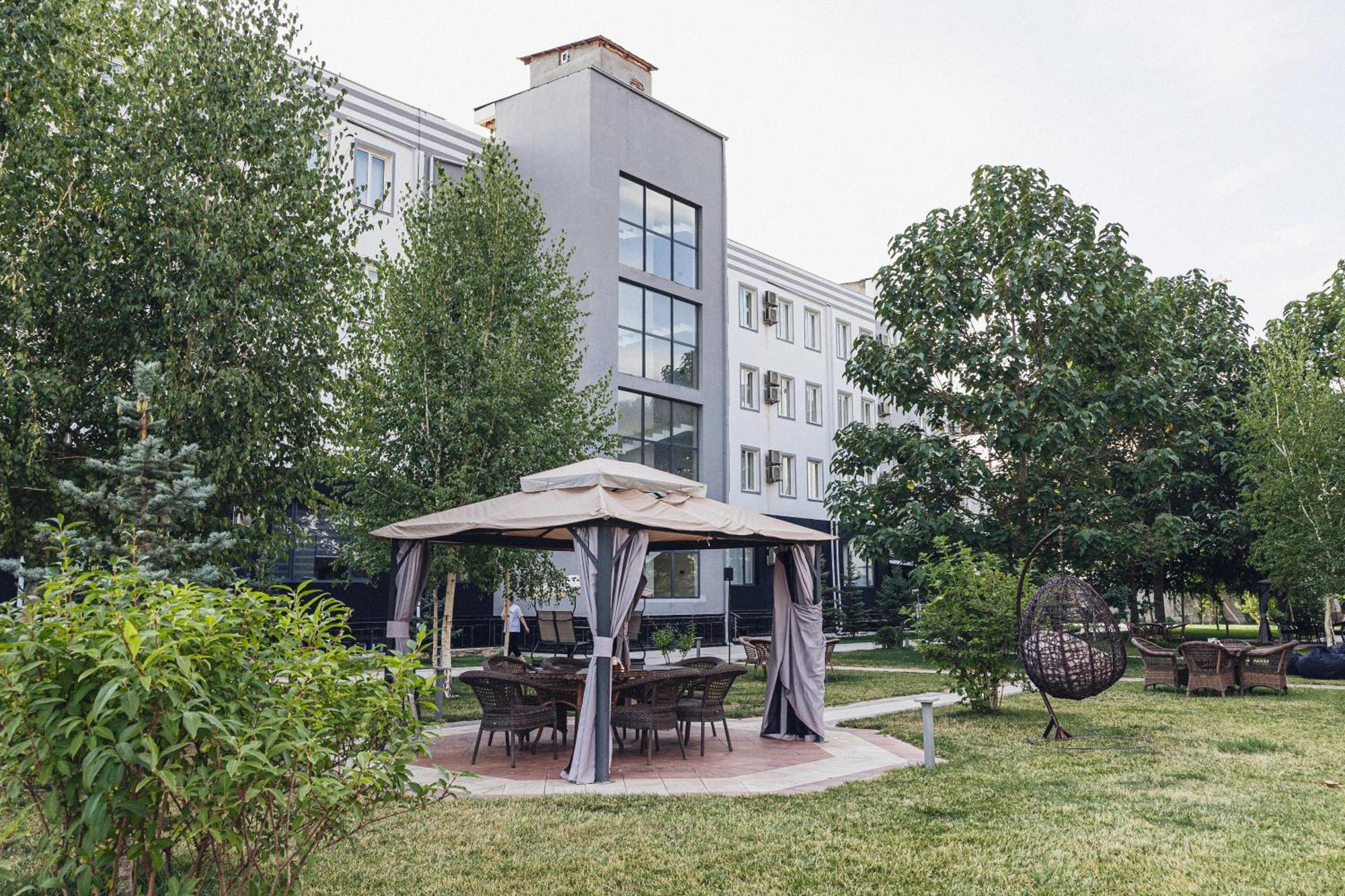 Grand Fergana Hotel Exteriör bild